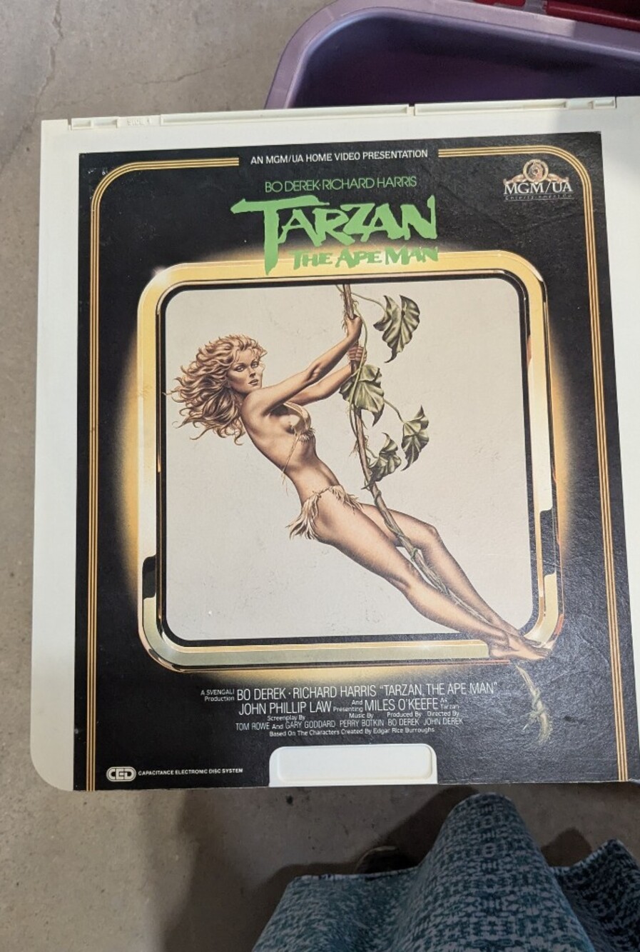 Tarzan The Ape Man CEC Video Disc Movie - Black & Gold